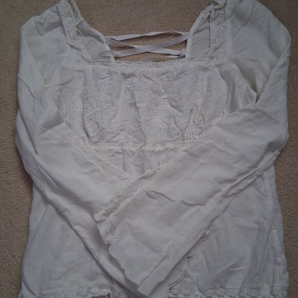 Frilly medieval princess style blouse - Picture 2 of 6